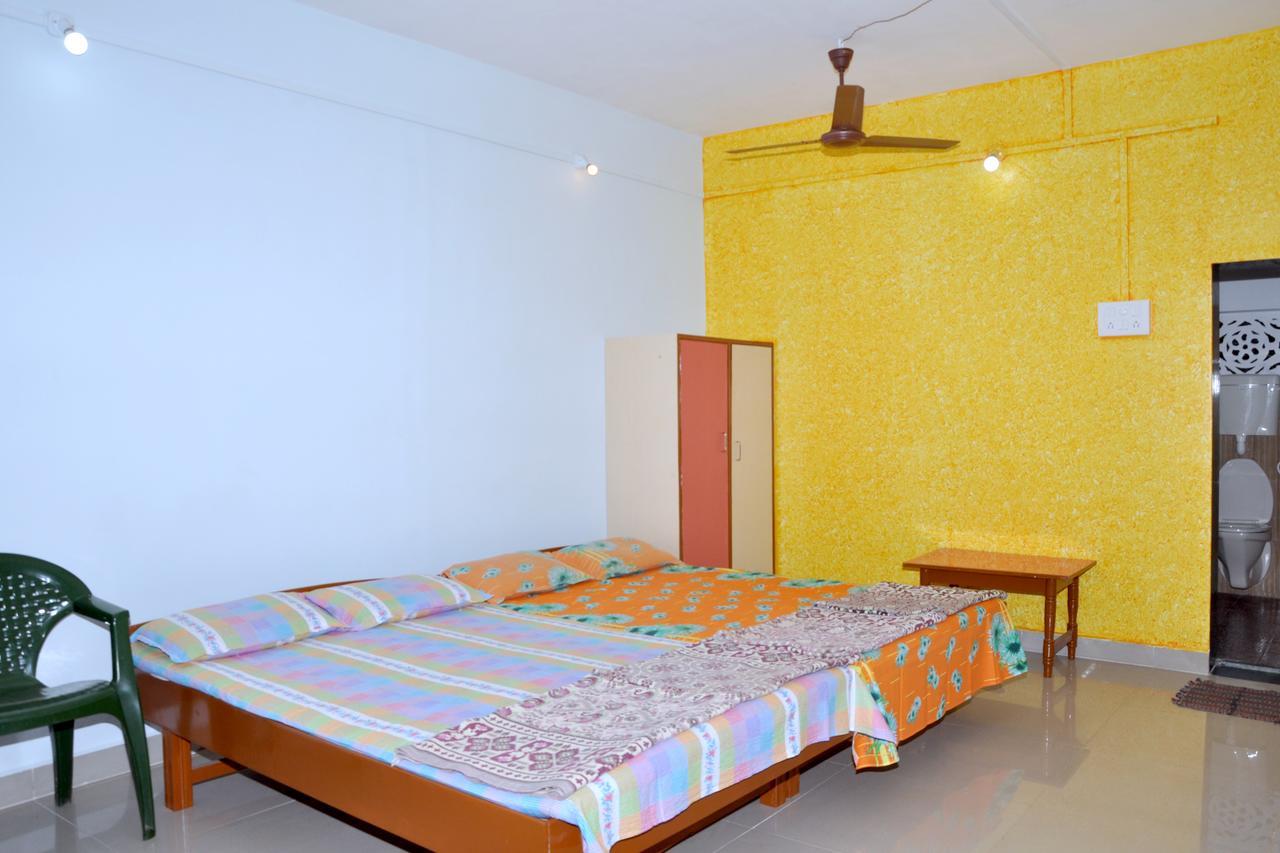 Hotel Anjali Lodge Малван Екстер'єр фото